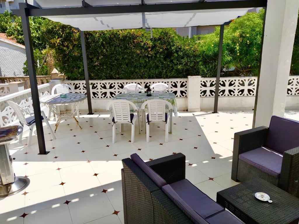 Vila Adosado De 140M2 Con Terraza A 50 M De La Playa Denia Exteriér fotografie